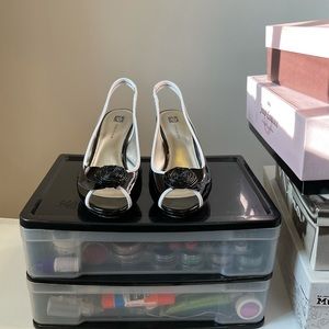 Black n cream open back 3 1/2” shoes